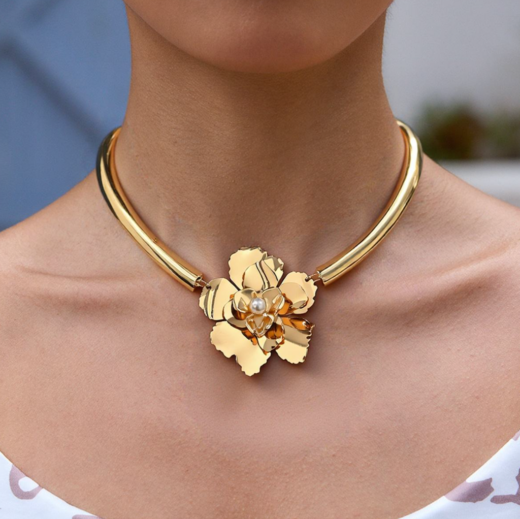 Rosalie Pearl Bloom Necklace – Vintage-Inspired Floral Statement Jewelry