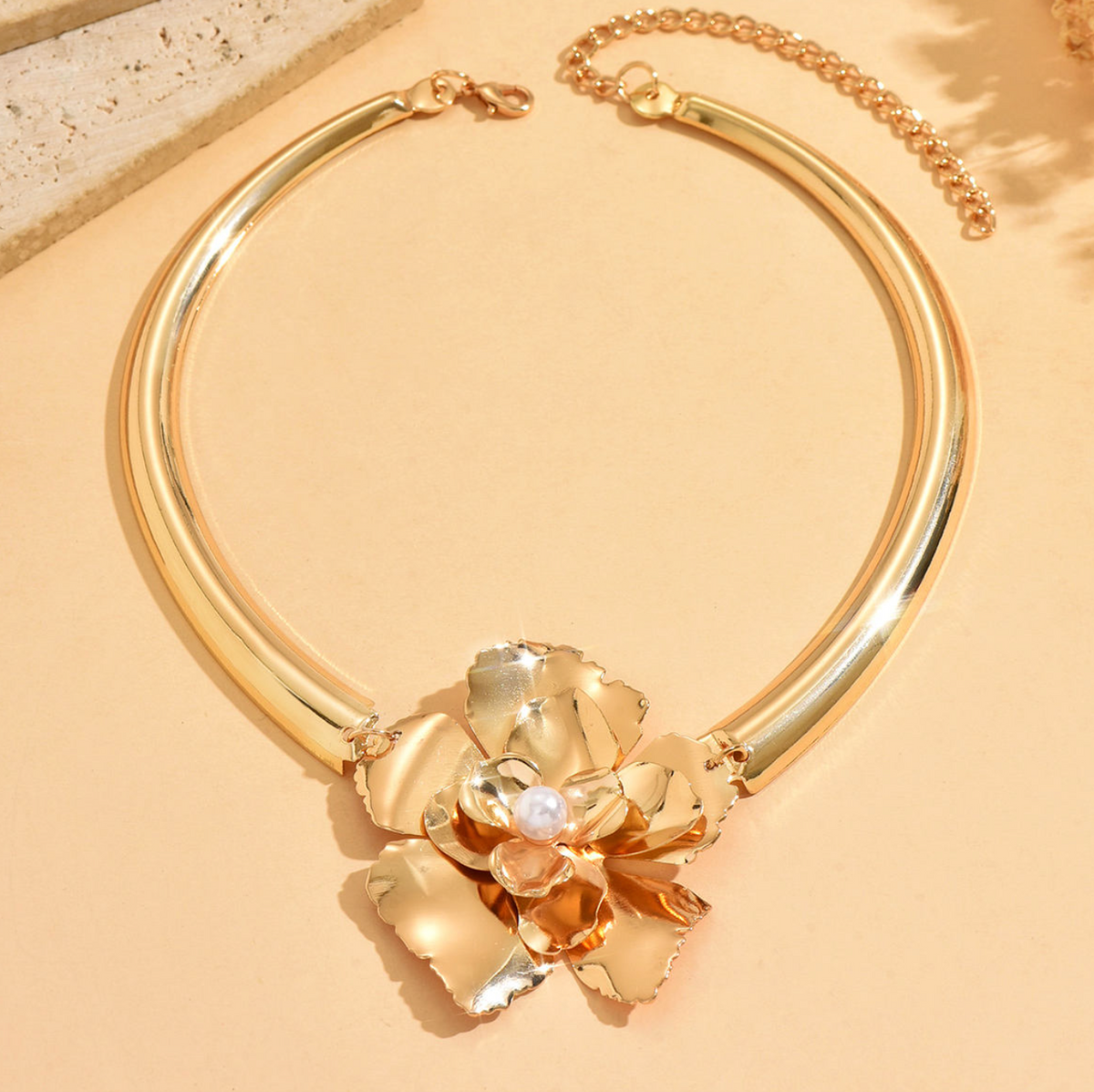 Rosalie Pearl Bloom Necklace – Vintage-Inspired Floral Statement Jewelry
