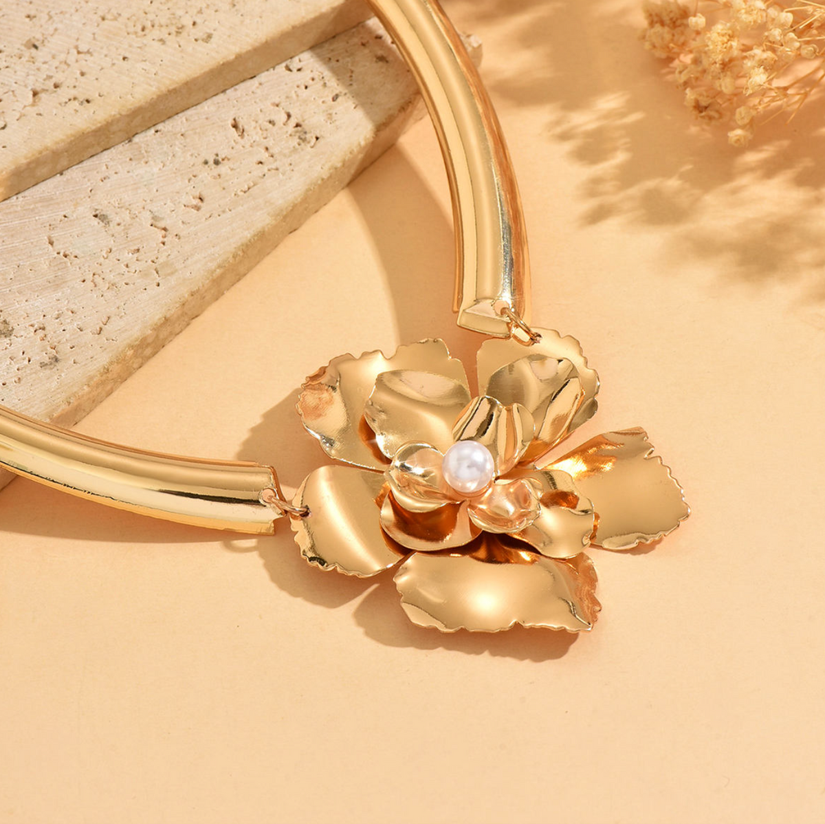 Rosalie Pearl Bloom Necklace – Vintage-Inspired Floral Statement Jewelry